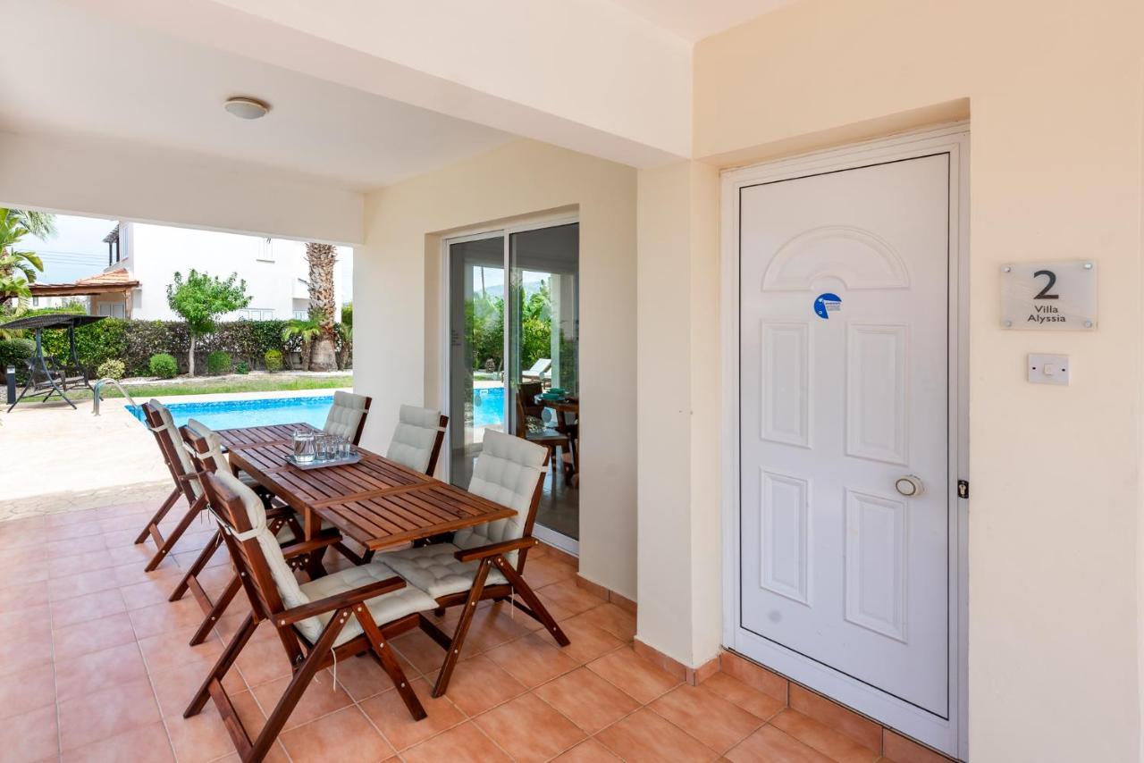 Villa Alysia By Ezoria Villas คอรัลเบย์ ภายนอก รูปภาพ
