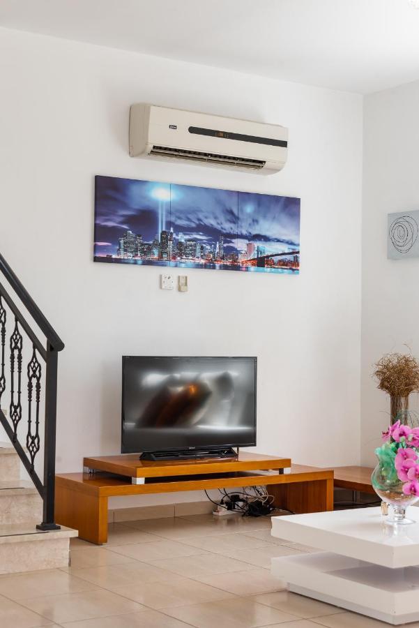 Villa Alysia By Ezoria Villas คอรัลเบย์ ภายนอก รูปภาพ